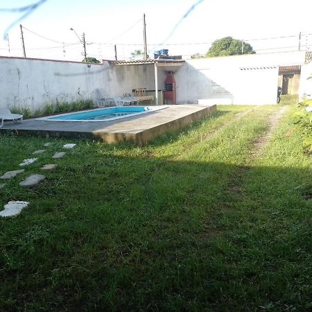 Vila agradável com piscina. Peruíbe Exterior foto