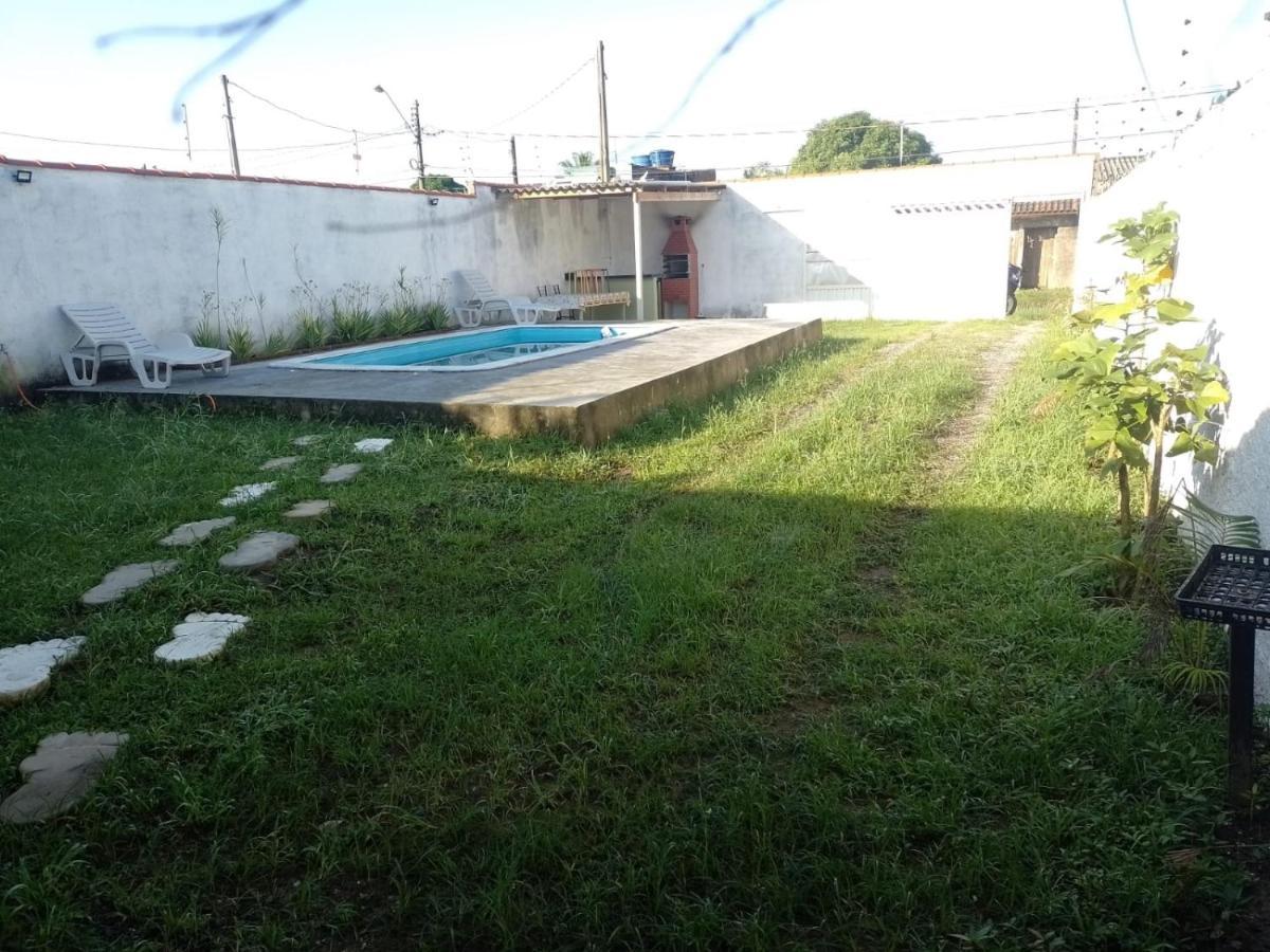 Vila agradável com piscina. Peruíbe Exterior foto