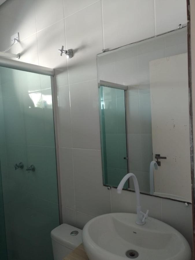 Vila agradável com piscina. Peruíbe Exterior foto